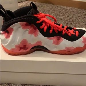 Nike air foamposites size 8